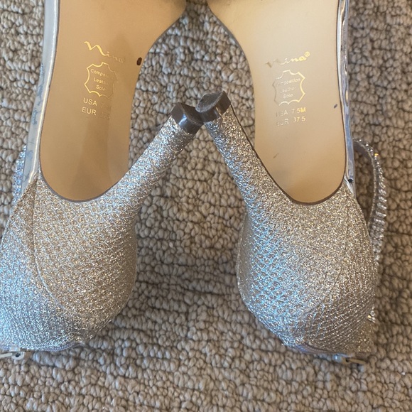 Women’s Dress Shoes Sparkle High Heels with ankle strap size 7.5 worn once - Picture 10 of 12